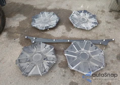 2025 Tesla Cybertruck All-Wheel Drive z USA, uszkodzony, nr VIN 7G2CEHED1SA060229